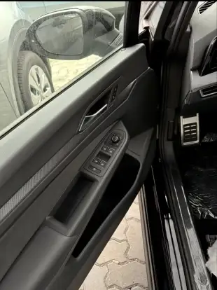 VOLKSWAGEN-GOLF-2026
