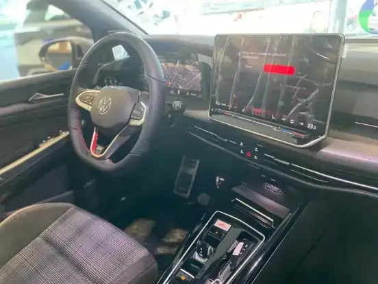 VOLKSWAGEN-GOLF-2026