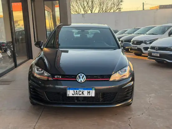 VOLKSWAGEN-GOLF-2016