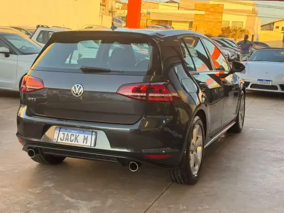 VOLKSWAGEN-GOLF-2016
