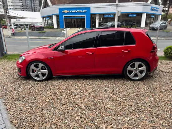VOLKSWAGEN-GOLF-2015
