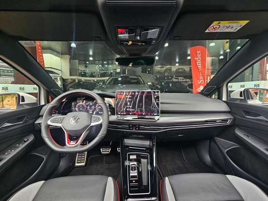 VOLKSWAGEN-GOLF-2026