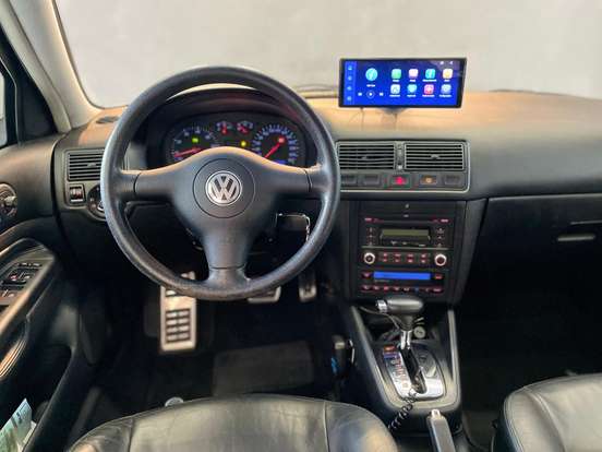 VOLKSWAGEN-GOLF-2.0 MI 8V GASOLINA 4P AUTOMÁTICO VOLKSWAGEN-GOLF-2004