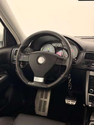 VOLKSWAGEN-GOLF-2013
