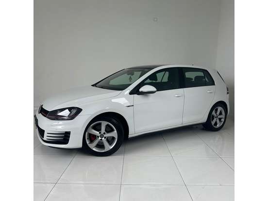VOLKSWAGEN-GOLF-2014