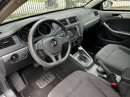VOLKSWAGEN-JETTA-2016