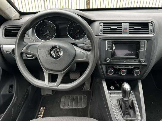 VOLKSWAGEN-JETTA-2016