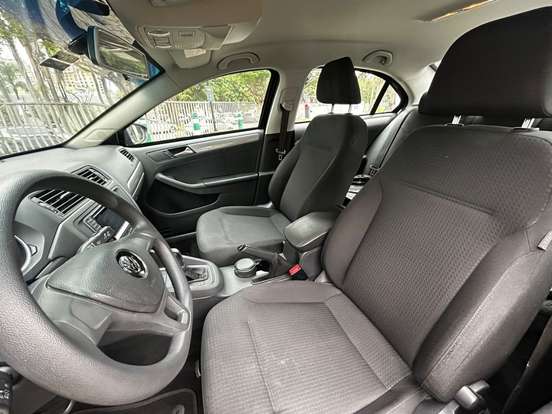 VOLKSWAGEN-JETTA-2016