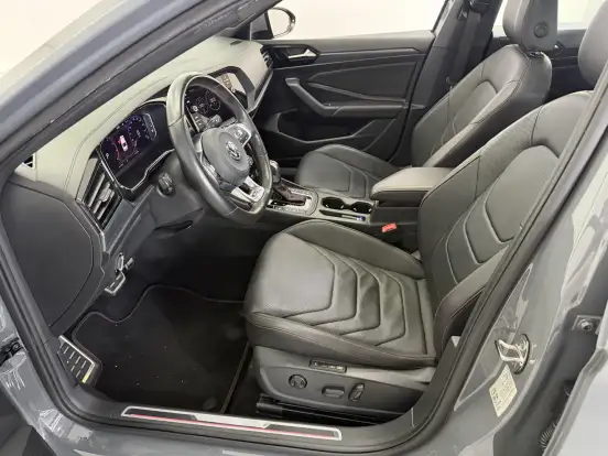 VOLKSWAGEN-JETTA-2021