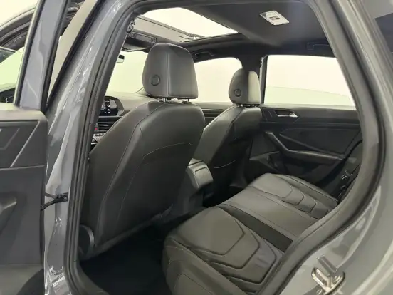 VOLKSWAGEN-JETTA-2021