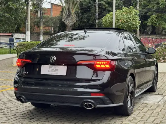 VOLKSWAGEN-JETTA-2024