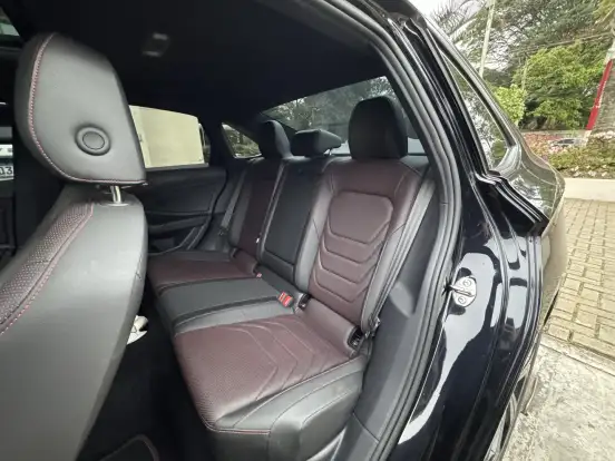 VOLKSWAGEN-JETTA-2024