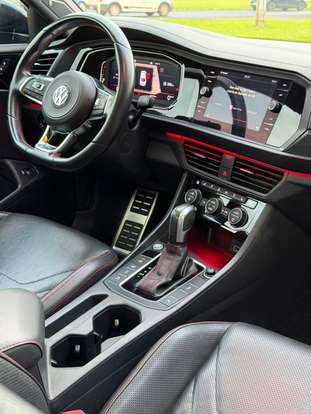 VOLKSWAGEN-JETTA-2020