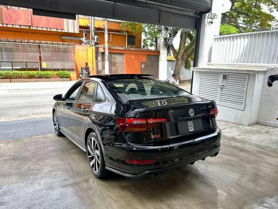 VOLKSWAGEN-JETTA-2021