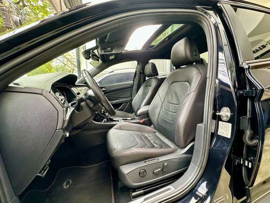 VOLKSWAGEN-JETTA-2021