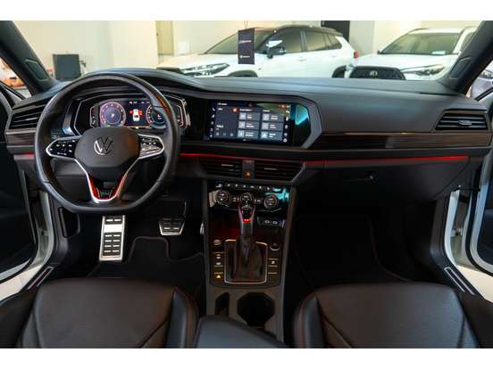 VOLKSWAGEN-JETTA-2023