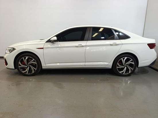 VOLKSWAGEN-JETTA-2023