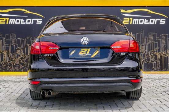 VOLKSWAGEN-JETTA-2012