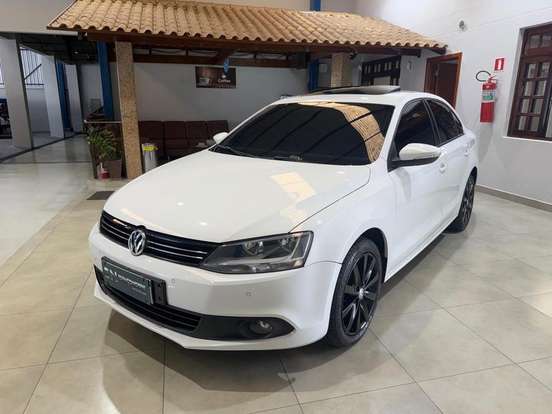 VOLKSWAGEN-JETTA-2014