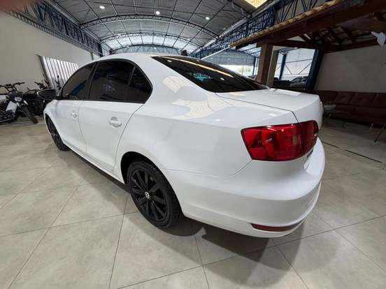 VOLKSWAGEN-JETTA-2.0 COMFORTLINE FLEX 4P TIPTRONIC VOLKSWAGEN-JETTA-2014