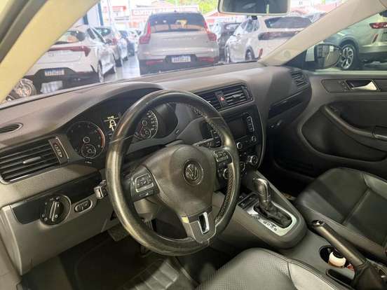 VOLKSWAGEN-JETTA-2.0 COMFORTLINE FLEX 4P TIPTRONIC VOLKSWAGEN-JETTA-2014