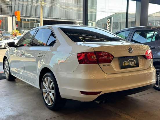 VOLKSWAGEN-JETTA-2.0 COMFORTLINE FLEX 4P TIPTRONIC VOLKSWAGEN-JETTA-2012