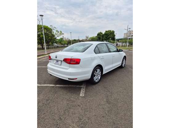 VOLKSWAGEN-JETTA-2014