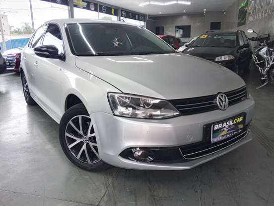 VOLKSWAGEN-JETTA-2014