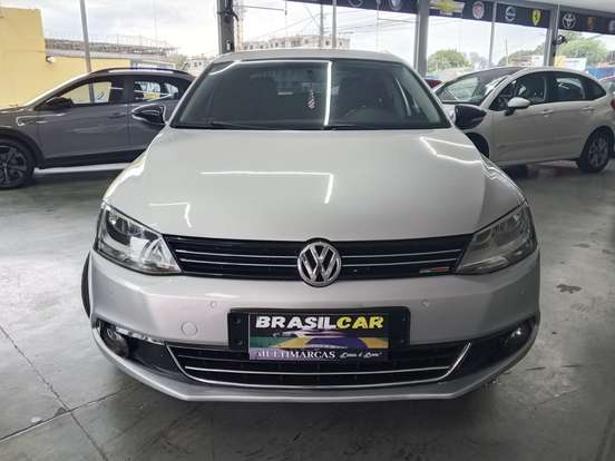 VOLKSWAGEN-JETTA-2014
