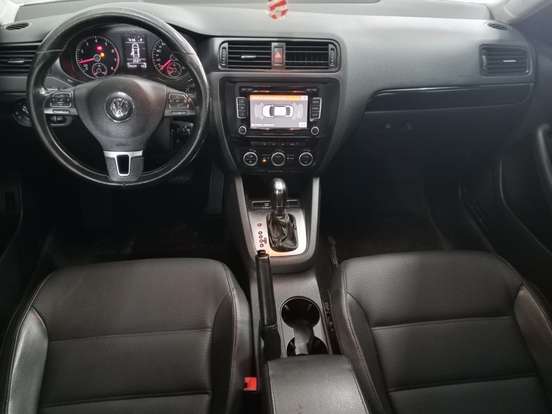 VOLKSWAGEN-JETTA-2014