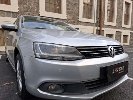 VOLKSWAGEN-JETTA-2.0 COMFORTLINE FLEX 4P TIPTRONIC VOLKSWAGEN-JETTA-2013