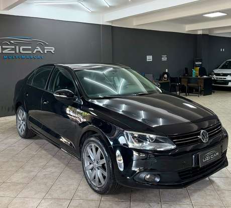 VOLKSWAGEN-JETTA-2011
