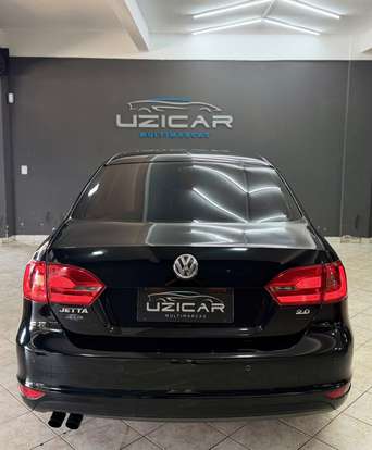 VOLKSWAGEN-JETTA-2011