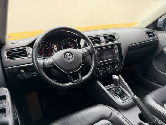 VOLKSWAGEN-JETTA-2.0 TSI HIGHLINE 211CV GASOLINA 4P TIPTRONIC VOLKSWAGEN-JETTA-2016