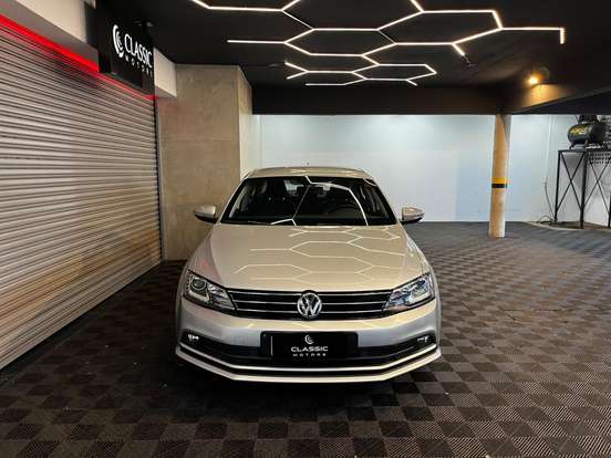VOLKSWAGEN-JETTA-2.0 TSI HIGHLINE 211CV GASOLINA 4P TIPTRONIC VOLKSWAGEN-JETTA-2016