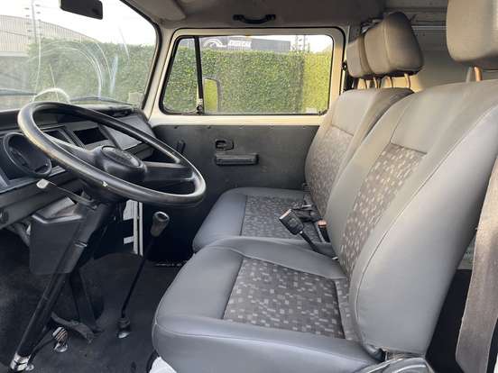 VOLKSWAGEN-KOMBI-1.4 MI FURGÃO 8V FLEX 3P MANUAL VOLKSWAGEN-KOMBI-2013