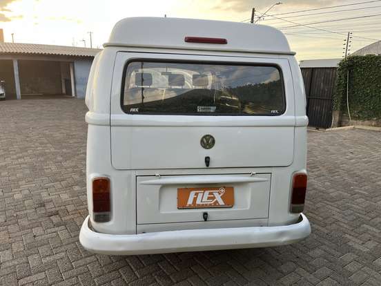 VOLKSWAGEN-KOMBI-1.4 MI FURGÃO 8V FLEX 3P MANUAL VOLKSWAGEN-KOMBI-2013