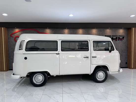 VOLKSWAGEN-KOMBI-1.4 MI STD LOTAÇÃO 8V FLEX 3P MANUAL VOLKSWAGEN-KOMBI-2013