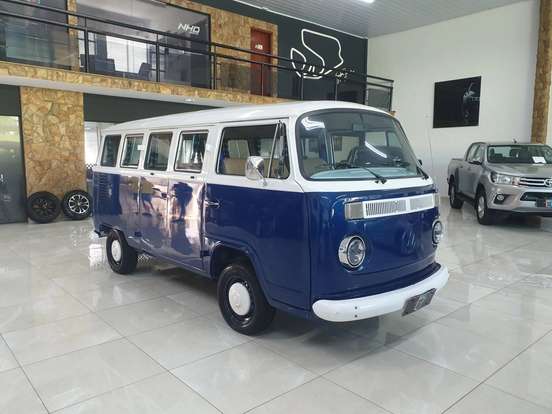 VOLKSWAGEN-KOMBI-1987
