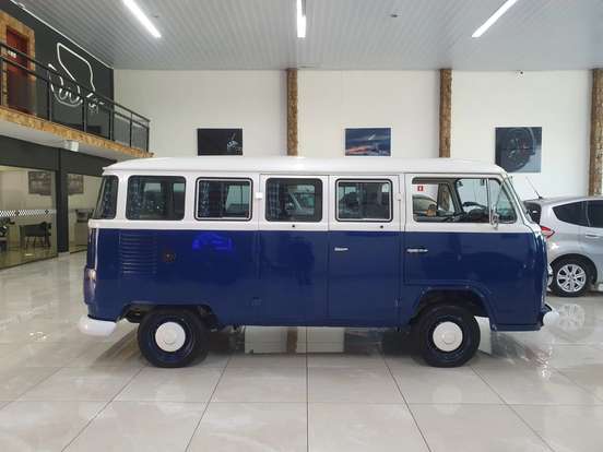 VOLKSWAGEN-KOMBI-1987
