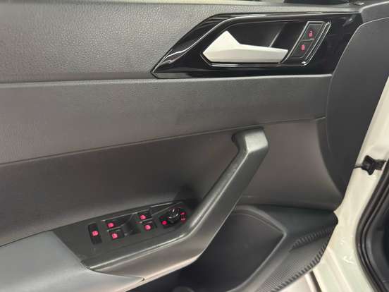 VOLKSWAGEN-NIVUS-1.0 200 TSI TOTAL FLEX HIGHLINE AUTOMÁTICO VOLKSWAGEN-NIVUS-2020