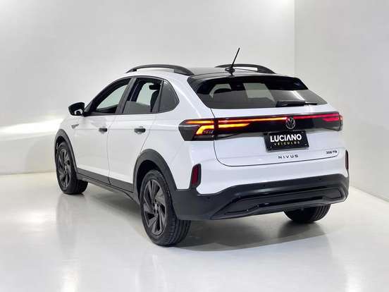 VOLKSWAGEN-NIVUS-1.0 200 TSI TOTAL FLEX HIGHLINE AUTOMÁTICO VOLKSWAGEN-NIVUS-2025