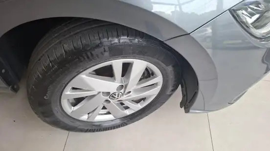 VOLKSWAGEN-POLO-2024