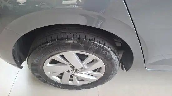 VOLKSWAGEN-POLO-2024