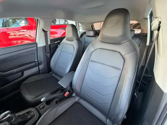 VOLKSWAGEN-POLO-2025