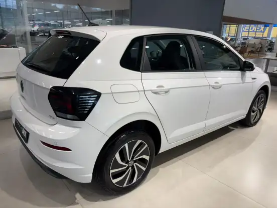 VOLKSWAGEN-POLO-2022