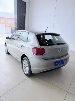 VOLKSWAGEN-POLO-2019