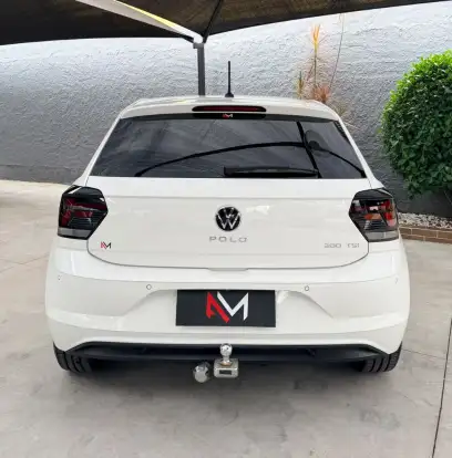 VOLKSWAGEN-POLO-2017