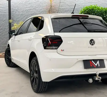 VOLKSWAGEN-POLO-2017