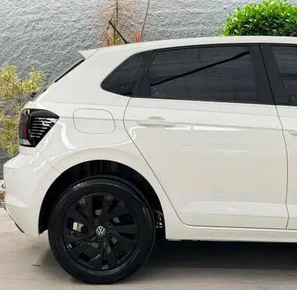 VOLKSWAGEN-POLO-2017